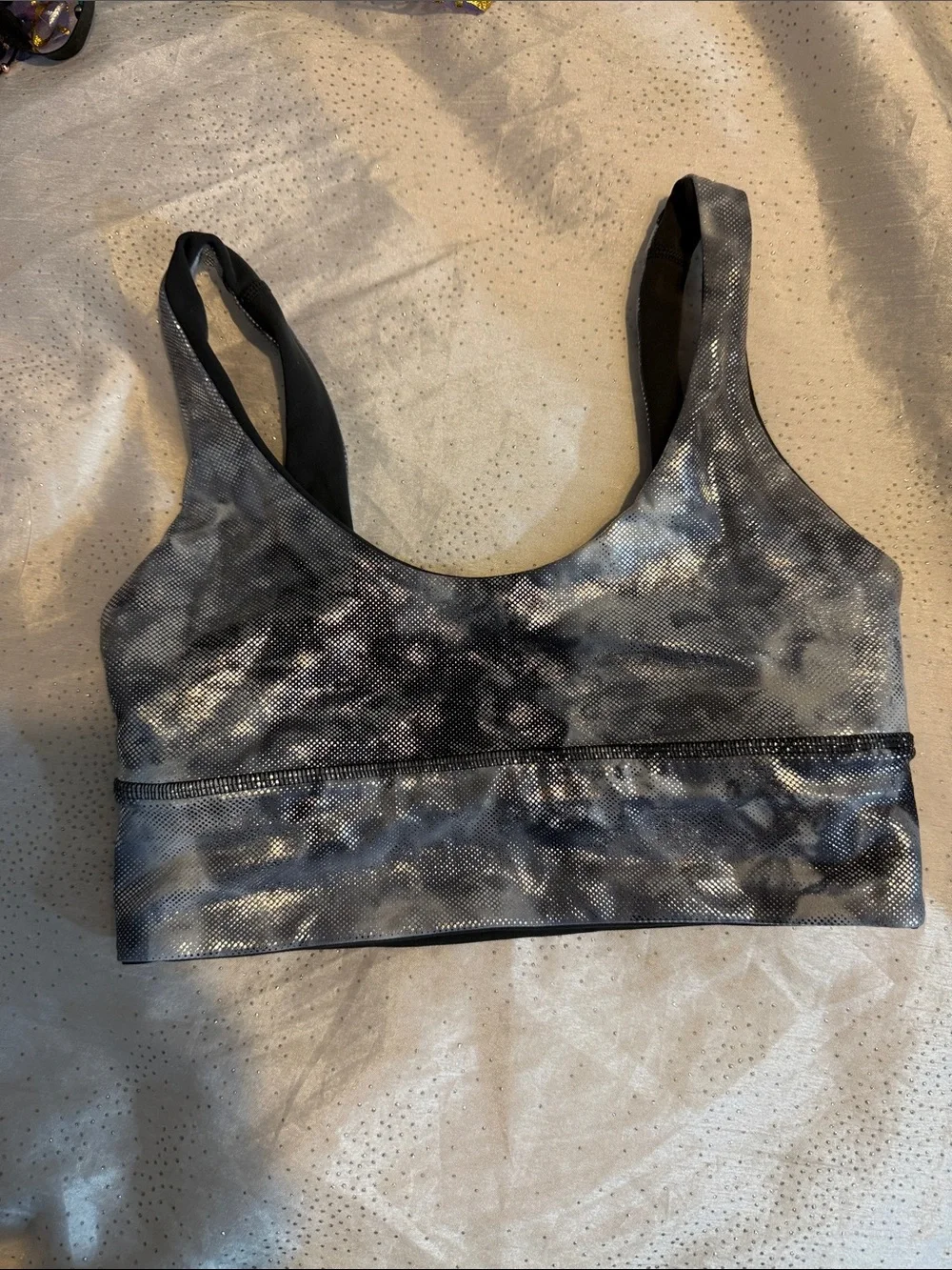 Lululemon  Women's Scoop Sports Bra reversible size 6